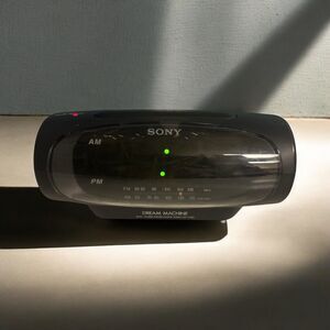 Vintage Sony ICF-C490 Dream Machine Dual Alarm FM/AM Clock Radio Works Excellent